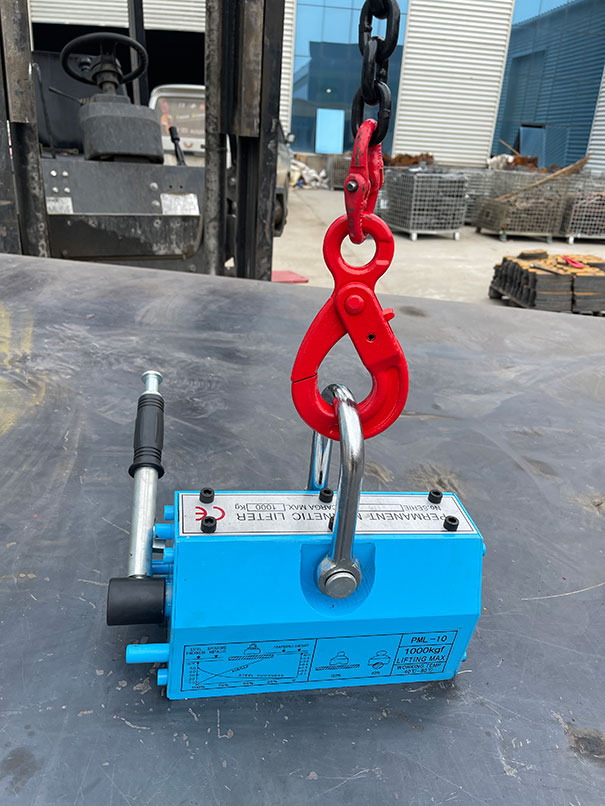 Permanent-magnetic chuck