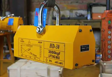 Permanent magnetic lifter