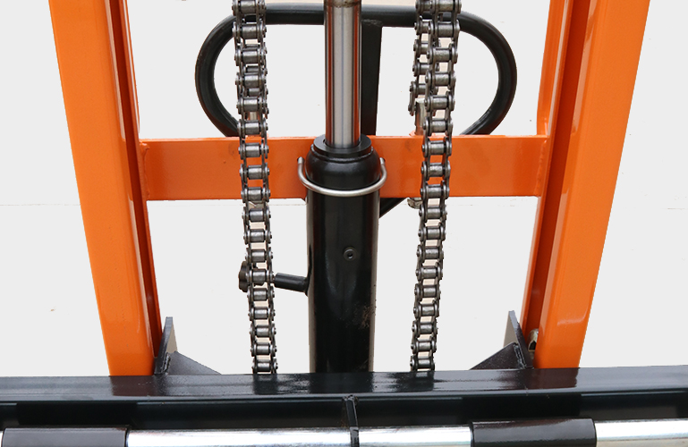 Manual lift truck