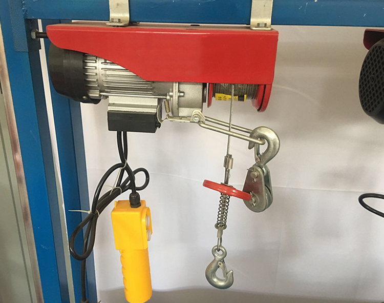 Miniature electric hoist